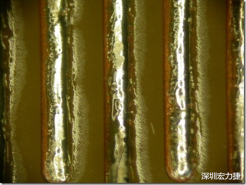 經過168小時的高溫高濕環境實驗后，此錫膏的最低SIR還可達到500,000,000 ohms，取LOG10為108.70，但是可以看到焊錫的邊上還有未吃錫的露銅，表示其吃錫狀況比較差