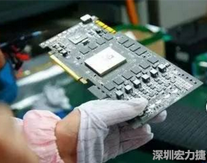 在當前的產業鏈整合和協同發展創新的戰略轉型期，PCB高密度化和PCB新功能化和智能化，輕、薄、細、小的發展帶來的產品散熱、精密布局、封裝設計等也為上游CCL產業的創新提出了更為嚴苛的要求。